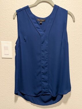 Banana Republic Blue Sleeveless V-Neck Blouse Size Medium Workwear Shell Top